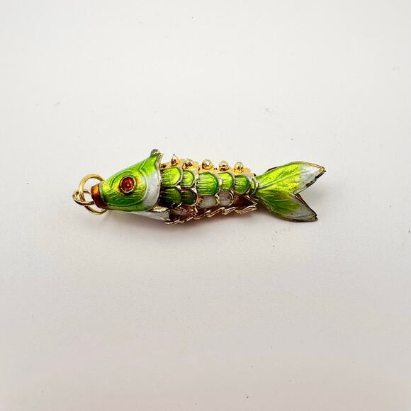 Vintage Green Enamel Cloisonne Articulated Gold Tone Koi Fish Pendant No Chain - Picture 4 of 4